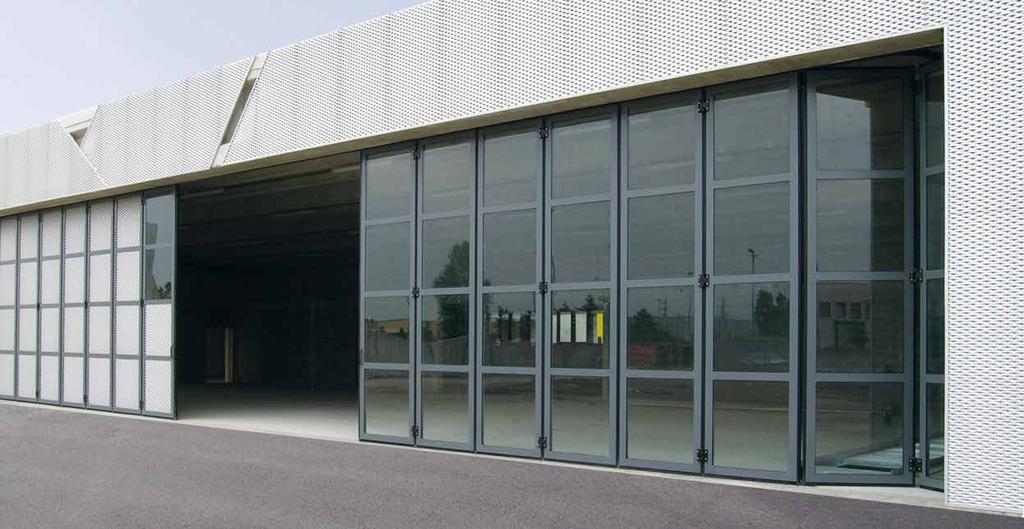 PLIS 1/2-GL Glazed sliding folding door with bottom rail Ideal use Hörmann s glazed folding doors PLIS 1/2-GL with slide folding and bottom rail are ideal for use in large openings with little
