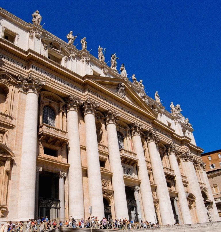 DAY 3 - SUNDAY 10 a.m. St Peters Check out of your hotel, and leave your bags for collection later. Catch a taxi to St Peter s Basilica and mingle with the crowds waiting to be blessed by the Pope.
