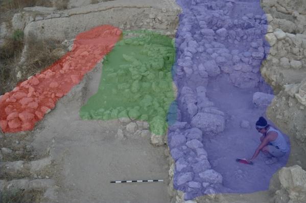 10 Figure 7: LB Stratum (green) beneath Stratum 9-10 City Wall (blue) and Stratum 8 (red) glacis While our investigations into the Late Bronze Age is still in its initial stages, perhaps this