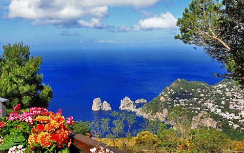 Minori, Province of Salerno, Italy On Thursday, 15 June DAY 5 MINORI CAPRI MINORI The high life beckons today as we sail to the island of Capri, off the Sorrento Peninsula.