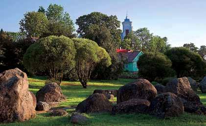 214 LITHUANIA MINOR AND ŽEMAITIJA (SAMOGITIA) Vaclovas Intas National Stone Museum 215 The museum s outdoor exhibition has more than 200 large boulders which are displayed in the open air on the