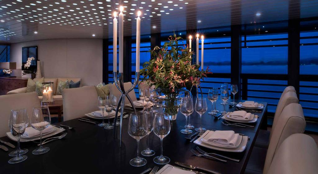 GOURMET DINING Dine in supreme comfort with fabulous vistas.