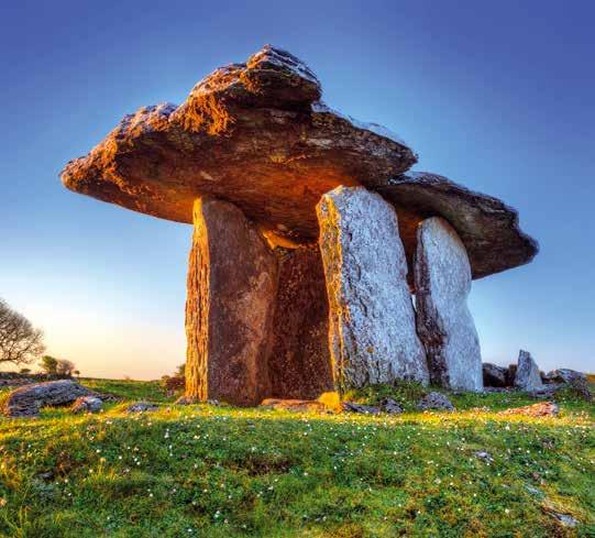 Ispod površine nalaze se kamene formacije stare 2 milijuna godina, spanish point - rt gdje su se 1588 g. nasukali brodovi španjolske Velike Armade. Smještaj u hotel u pokrajini Kerry. Noćenje. 3.