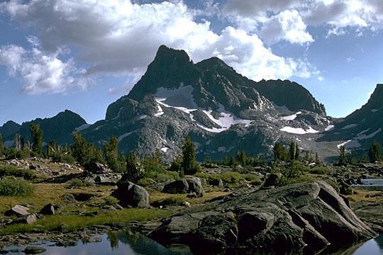 Banner Peak, CA Glaciated mountain with horn, cirques, U-shaped valley,