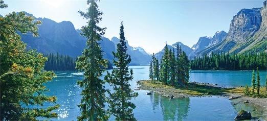 Maligne Lake, the largest natural lake in the Canadian Rockies, and enjoy breakfast*** against the backdrop of the picture-perfect sparkling waters of the lake.
