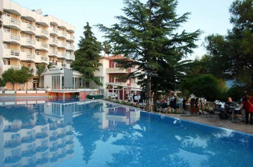HOTEL SUN RESORT 4* HERCEG NOVI HOTEL ROOMS: 229 LOCATION: Hunguest Hotel Sun Resort is situated in a small park on Herceg Novi's