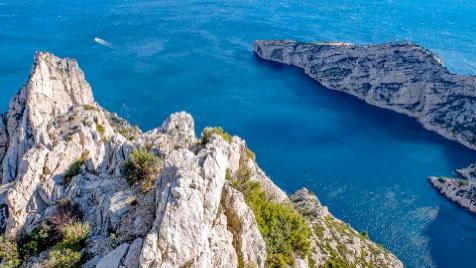 With the remainder of our day we will head down to towards the city of Cassis where we will explore Calanques National Park.