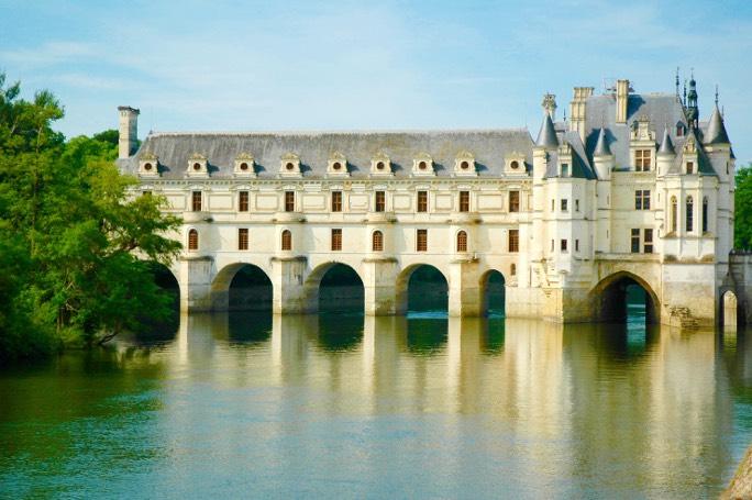 We will make sure to grab a bite to eat in Tours before we visit St Gatien Cathedral and the Cloister of la Psalette. The second half of our day will be spent in the Chateau de Chenonceau.