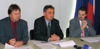 Odmev Klub županov SLS za Evropi primerljivo primerno porabo v občinah in za ureditev nagrajevanja županov regionalna politika 15 V torek, 26. aprila 2005, ob 15.
