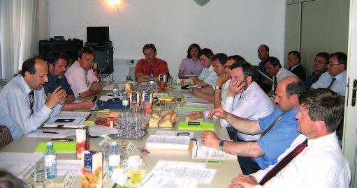 Odmev 2. vrh vladne koalicije delo stranke 3 Predsednik Vlade in ministri so v četrtek, 26. maja 2005, na drugem koalicijskem vrhu poslancem predstavili rebalans letošnjega državnega proračuna.