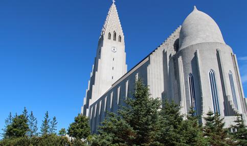 Woche Reykjavík njoy the best of Reykjavik and its surrounding area in the week tour to the Northernmost capital of the world including, the Golden circle. This tour is offered in German only.