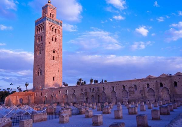 Popular with movie-makers, Lawrence of Arabia, Prince of Persia and Gladiator have all been filmed here. We'll drive over the Tizi n'tichka Pass before arriving in Marrakech late afternoon.