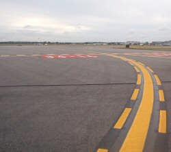 Side Stripes Runway side stripes consist of continuous stripes located along each side of the runway to provide contrast with the surrounding terrain and/or to delineate the full strength runway