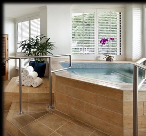 separate men's and women's detoxifying herbal steam rooms, dry saunas and water therapy areas, which include serene whirlpools that are placed in view of