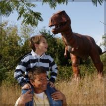 Dinosaur World Those traveling with toddlers and tikes, will want to start their day off at Dinosaur World in Cave City which is home to over 150 life size dinosaurs in an outdoor museum setting.