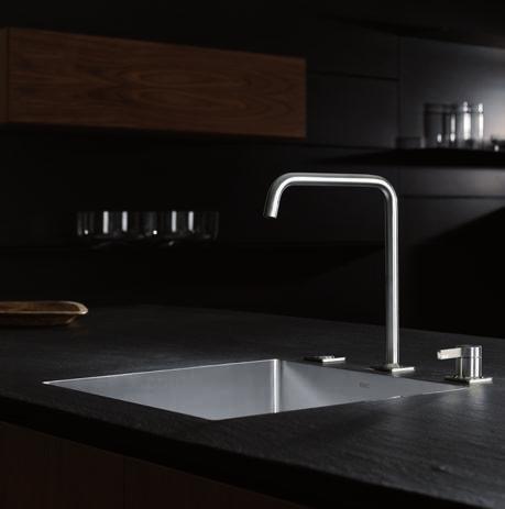 The sinks are equipped with a ghost overflow: this unique solution provides an overflow function