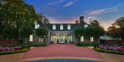 Marriott s Manor Club Williamsburg, Virginia This resort is nestled within Ford s Colony Williamsburg, an exclusive 3,000-acre planned community.