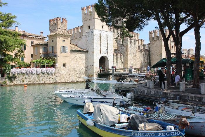 Day 1 Welcome to Italy and let s start to explore the lakes Desenzano del Garda Sirmione - Desenzano del Garda HC Bike Tours team will meet you at the airport.