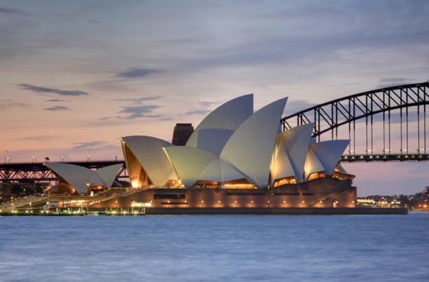 SYDNEY ITINERARY August 8 Saturday 8:00 AM Breakfast in hotel 12:00 PM Flight from Brisbane to Sydney 3:00 PM Arrive in Sydney Vibe Hotel Rushcutters Bay 6:00 PM Dinner / Time on your own to explore