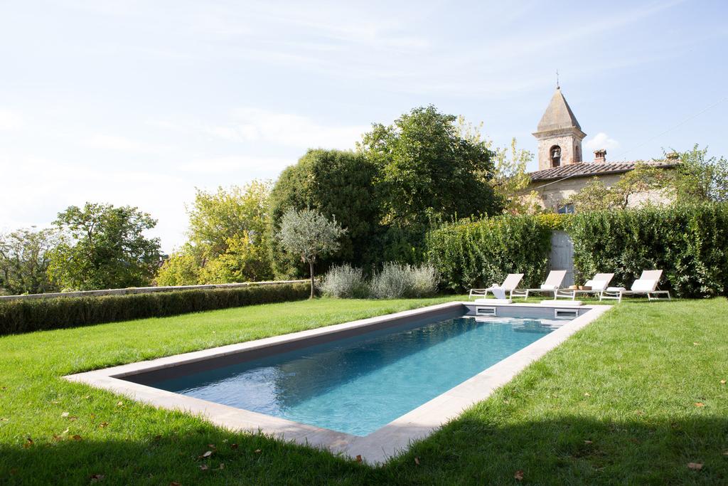 VILLA DONNA LETIZIA CASTELLINA IN CHIANTI - FLORENCE COUNTRYSIDE AND CHIANTI Number of beds: 18 Bedrooms: 9 Amenities: ADSL Wi-Fi Internet Air Conditioning Country Views Daily cleaning