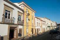 main square of Castelo de Vide, dating from the 17th and 18th centuries, is surrounded by Baroque buildings and is the location of the Casa Amarela.