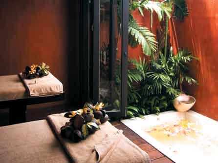 Refreshing open-air Spa 4 private spa chambers and 2 spa suites furnished with