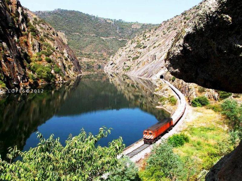 Page 6 of 14 TOUR IN DOURO - JUNE 22 Private Full Day Tour in Douro Valley Today you will travel to the stunning Douro Valley.