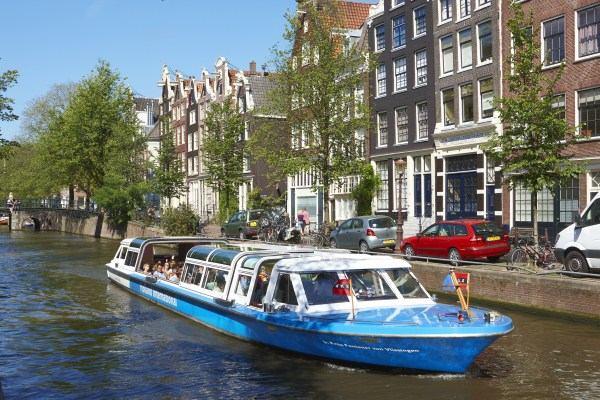 Duration: 2,5 hrs Your guide will point out the most interesting monuments amongst the numerous building of Amsterdam.