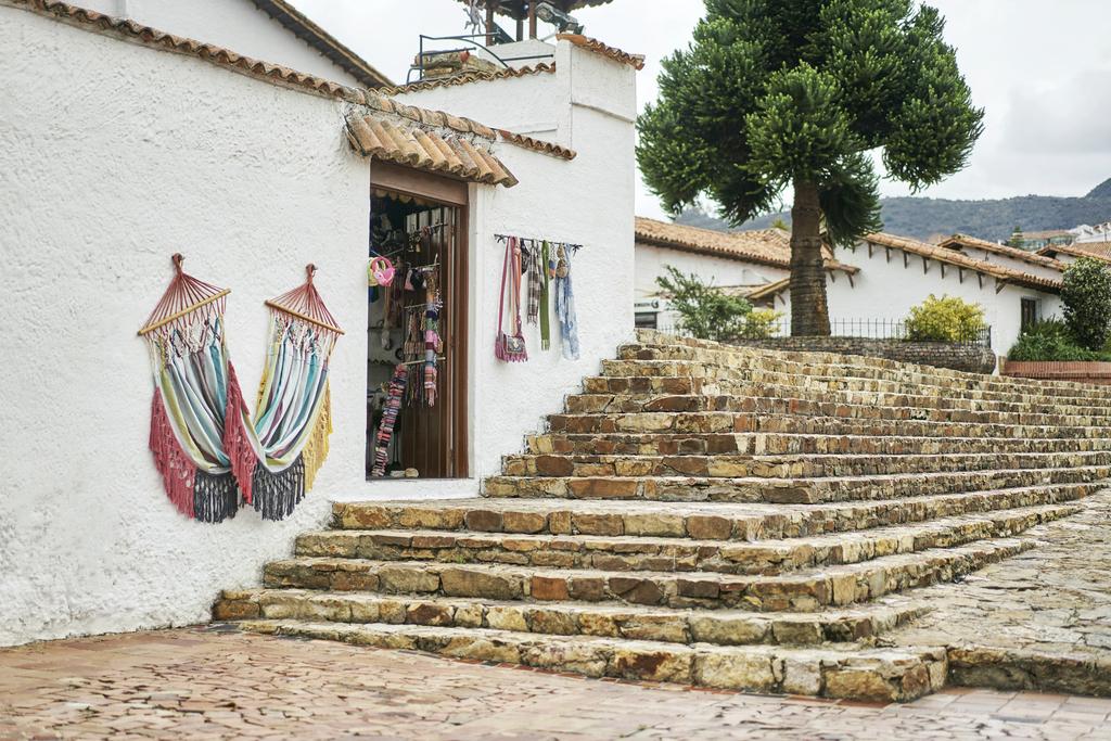 RECOMMENDED ITINERARIES DAY 6 VILLA DE LEYVA TOUR Villa de Leyva sits about two and a half hours north of Bogotá, but, with its cobblestone streets and whitewashed buildings, it seems to be hundreds
