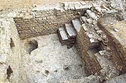 As for floors, they consisted of beaten earth or hard-packed yellow clay. Masonry House Construction At the end of the 1st century CE, the fabric of the city became denser.