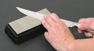 This double sided diamond sharpener features course 360-grit on one side to transform dull knife edges or flip the stone over for 600 fine diamond grit to hone for