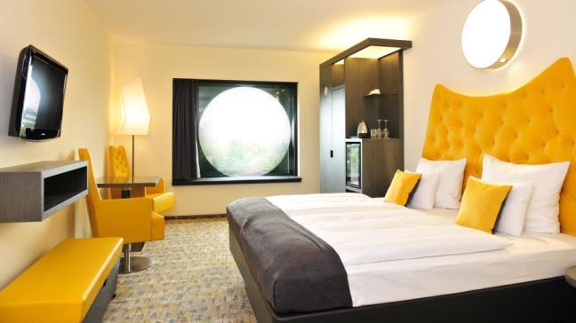 Rooms: All 215 rooms and suites furnished with high-quality materials and exclusively designed furniture.