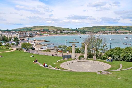Villages of note nearby: Ashmore SWANAGE Up to the early 19 th century, Swanage was a small fishing port.