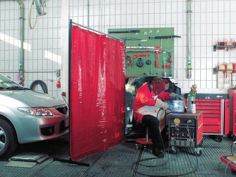 Welding Protection Wall and Blankets MOBILE WELDING PROTECTION WALL in accordance with EN 1598 Equipped with welding protection curtain Extremely stable base frame made from square tube (30 x 30 mm)