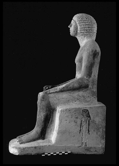 Plate 116 116a. 2099: seated statue of Raramu. Front view.