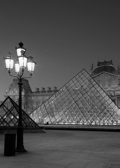 Riproduzione dei pali del Louvre di Parigi, Francia.