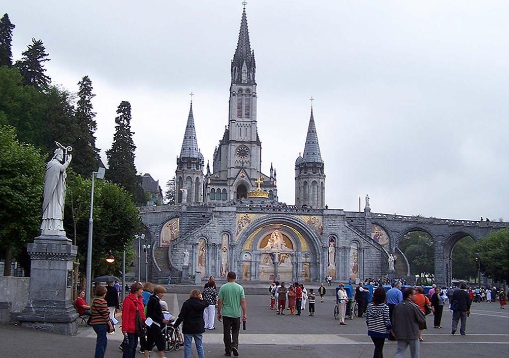 DAY 8 Paris LOURDES Guide service of the Sanctuary of Our Lady of Lourdes: the Basilica, the Crypt, the Apparition Grotto, the