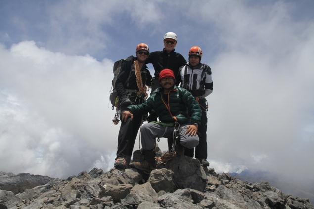 Finally at about 1115 we reached the summit calculated at 4723 meters.