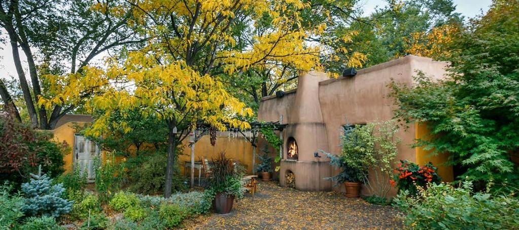 l i v e a u c t i o n i t e m n o. 8 Sante Fe Delight: Explore America s Oldest Capital City Spend four nights and five days in a historic residence located in the center of Old Town, Santa Fe.