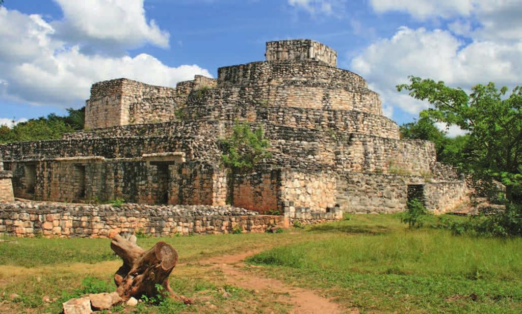 Ek Balam, the capital of the ancient Talol kingdom, one of the most important in the pre-hispanic Mayan region, is located in the far-eastern part of the state of Yucatán.