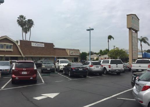 EXECUTIVE SUMMARY MART SQUARE 8675-8697 LA MESA BLVD VRES is pleased to present the retail investment opportunity known as Mart Square, 33,620 square foot strip center locater at the SWC corner of La