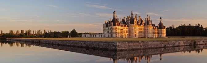 The castles of the Loire Discover the «Val de Loire» and its chateaux, stroll through charming villages the walk will