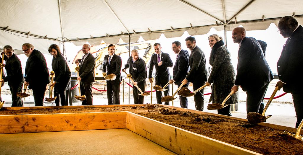 LAX CAPITAL IMPROVEMENTS PROGRAM E-NEWSLETTER LAWA Breaks Ground on Midfield Satellite Concourse Taso Papadakis DIGGING IN Airport and city officials take part in the Feb. 27 groundbreaking.