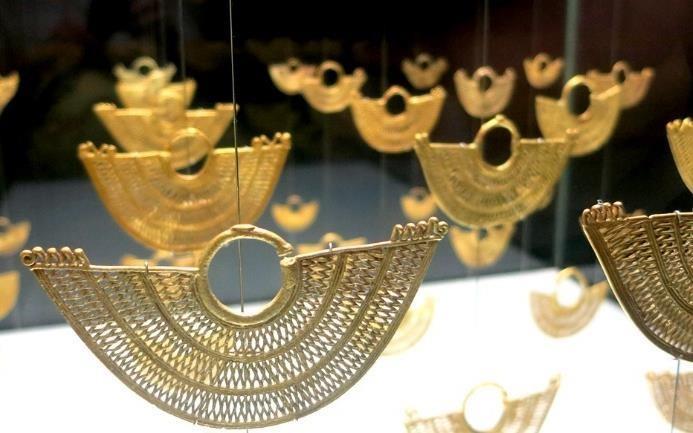 Tourist Sites The Zenú Gold Museum Inaugurated by the Bank of the Republic, in 1982 opens its doors to the public in