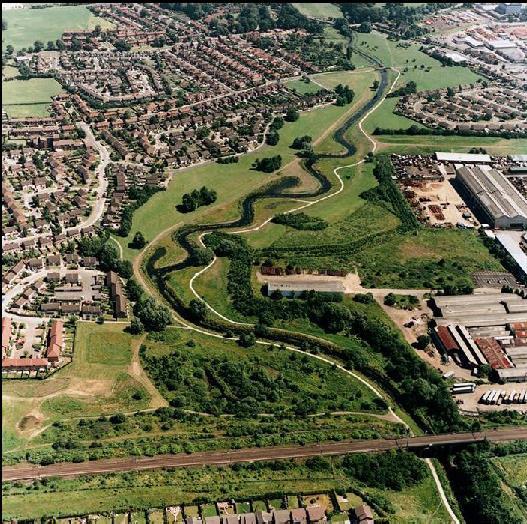 Upė Skerne (Darlingtonas, Anglija) turi 250 km 2 baseiną. Dėl industrilizacijos ir pastovių potvynių visa upės vaga buvo pilnai ištiesinta ir pavirtusi eiliniu kanalu.