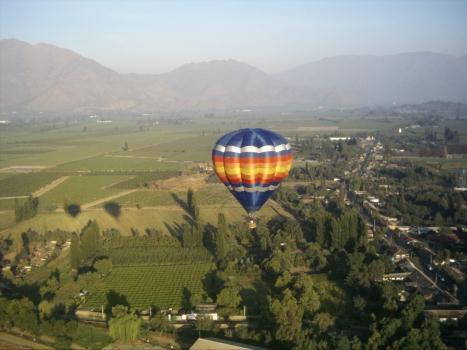 Typically, though, most Hot air balloon flights are 500 to 2,000 feet above ground where peace and tranquility reign as you float over the tree tops above the beautiful countryside.