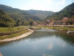 After breakfast, go through the canyon of the Moraca river