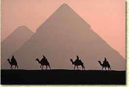 pyramid building by the construction of the Great Pyramid complex at