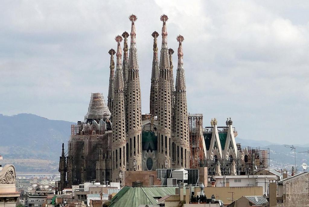 La Sagrada Familia Art & Architecture in Barcelona With Marie-Thérèse Hill 12th 16th September 2018 Contact Flora Scott-Williams Direct Line 020 7386 4643 Telephone 020 7386 4620 Fax 020 7386 8652