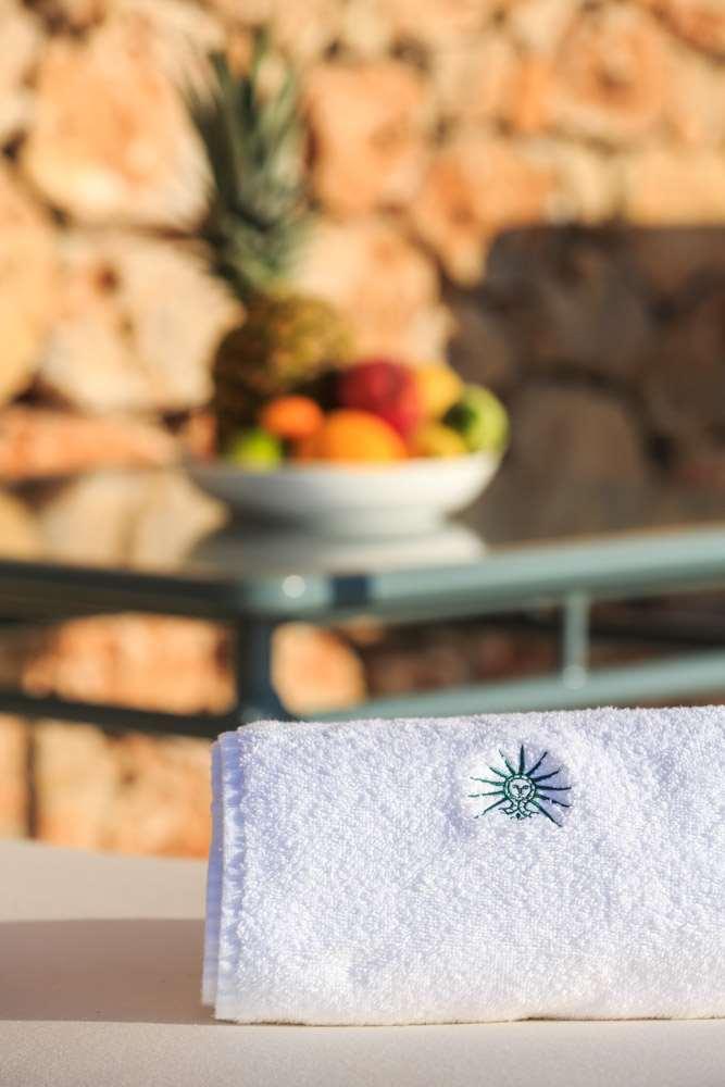 Relaxation & detox 5 Days/ 4 Nights 4 nights in Deluxe double room including breakfast 1 dinner at our gastronomic restaurant "Le Jardin de Benjamin" (half-board option, beverages excluded) Aromatic